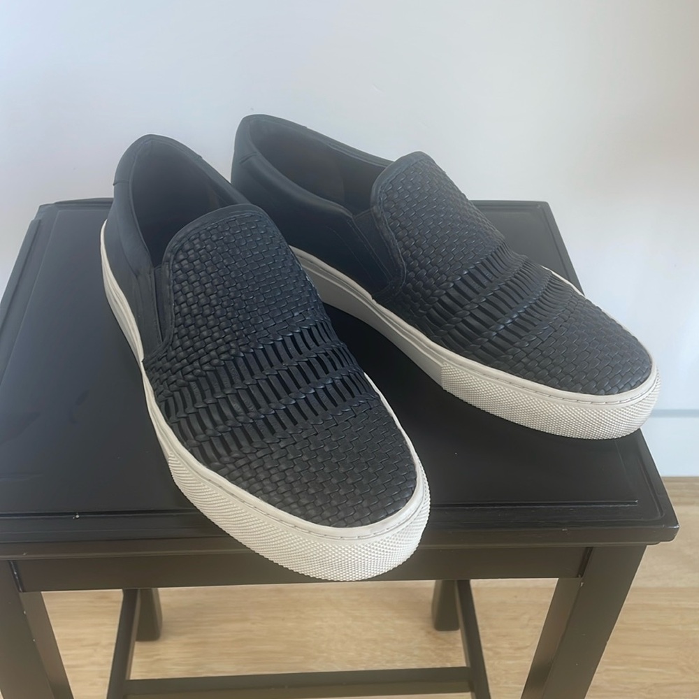 Via Spiga Women's Sara Slip on Sneakers Black Woven Leather Sz 7.5 M Retail $135